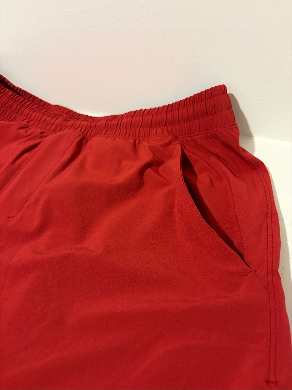 Men’s Lululemon’s running shorts size large - Picture 2 of 5